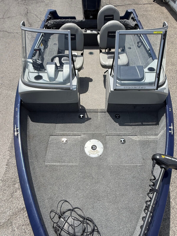 2019 16' Tracker "Pro Guide V-16" - Image 10