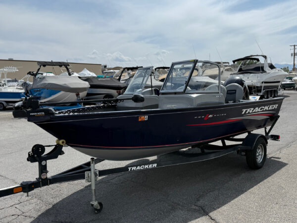 2019 16' Tracker "Pro Guide V-16" - Image 4
