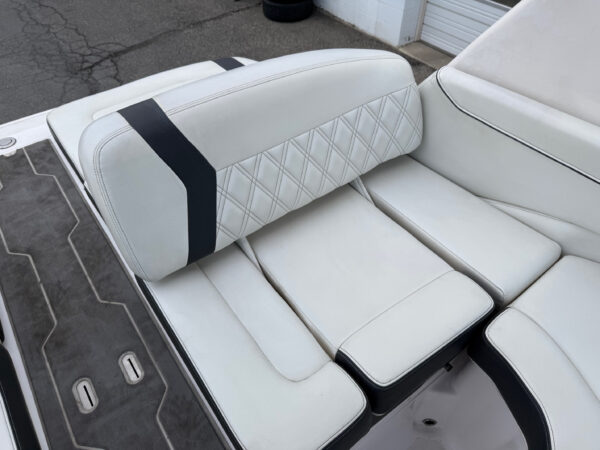 2019 23' Regal "23 RX Surf" Bowrider REDUCED - Image 21