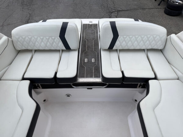 2019 23' Regal "23 RX Surf" Bowrider REDUCED - Image 22