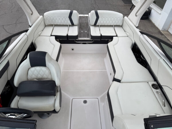 2019 23' Regal "23 RX Surf" Bowrider REDUCED - Image 29
