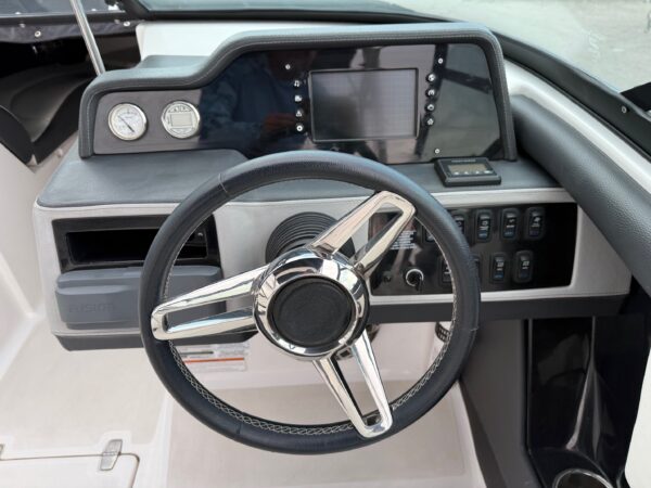 2019 23' Regal "23 RX Surf" Bowrider REDUCED - Image 30