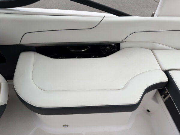 2019 23' Regal "23 RX Surf" Bowrider REDUCED - Image 33