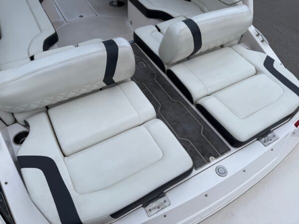 2019 23' Regal "23 RX Surf" Bowrider REDUCED - Image 36