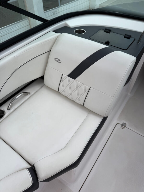 2019 23' Regal "23 RX Surf" Bowrider REDUCED - Image 18