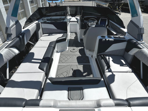 2021 23' Tige' "Z3" Bowrider - Image 21