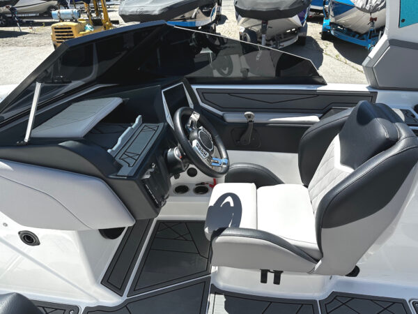 2021 23' Tige' "Z3" Bowrider - Image 24