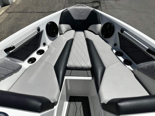 2021 23' Tige' "Z3" Bowrider - Image 10