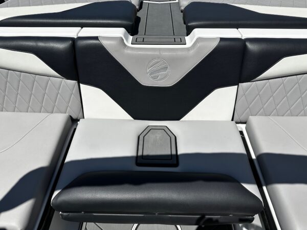 2021 23' Tige' "Z3" Bowrider - Image 13