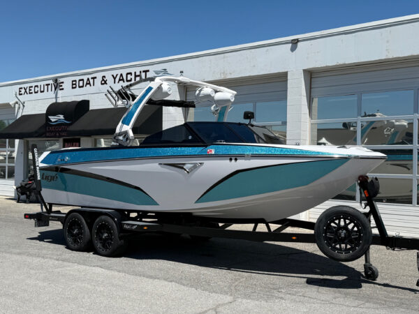 2021 23' Tige' "Z3" Bowrider - Image 2