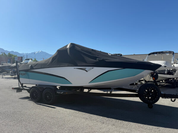 2021 23' Tige' "Z3" Bowrider - Image 6