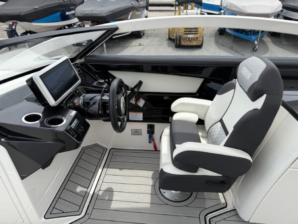 2021 27' Yamaha "275 SD" - Image 31