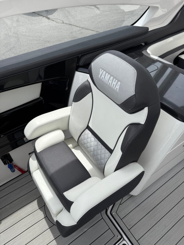 2021 27' Yamaha "275 SD" - Image 32