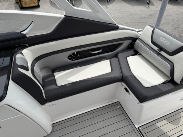 2021 27' Yamaha "275 SD" - Image 33