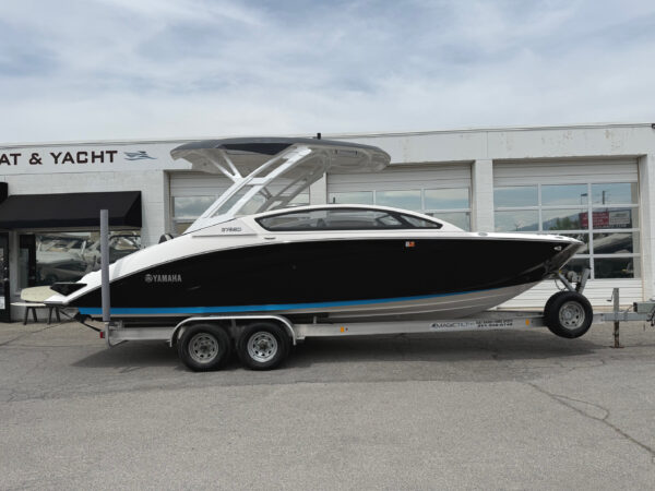 2021 27' Yamaha "275 SD"