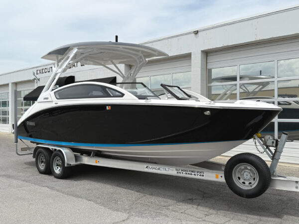 2021 27' Yamaha "275 SD" - Image 2