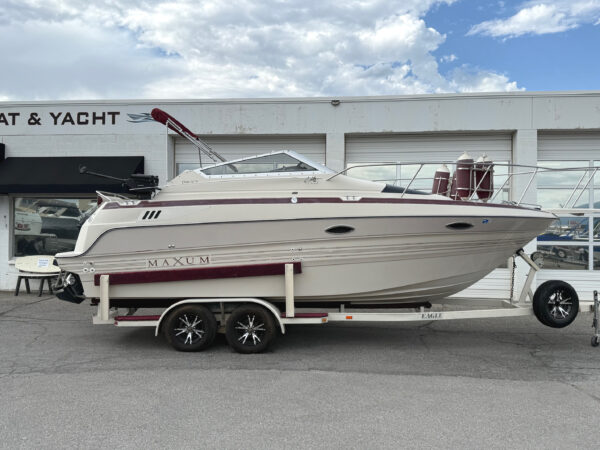 1991 23' Maxum "2300 SCR"