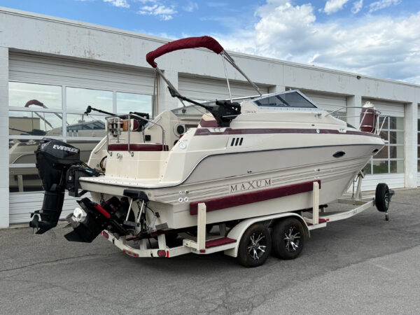 1991 23' Maxum "2300 SCR" - Image 3