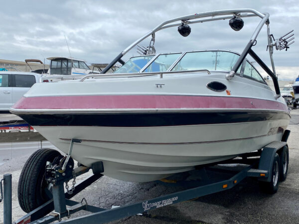 1993 20' Reinell "2000 RXL" Cuddy - Image 4