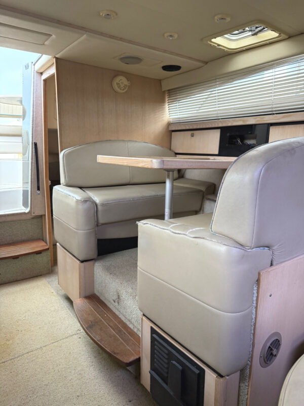 1995 32' Bayliner Avanti "3255 Sunbridge" - Image 32