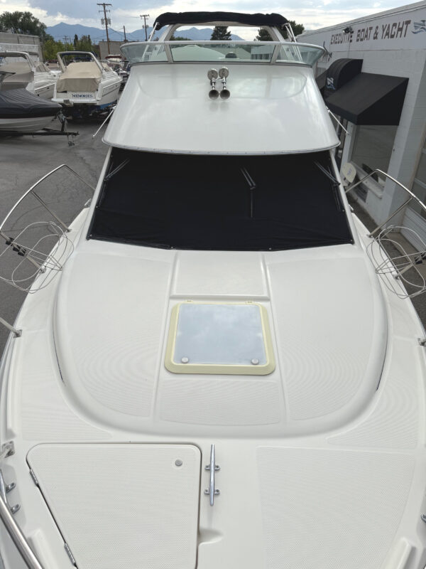 1996 28' Bayliner Ciera "2858 Command Bridge" - Image 10