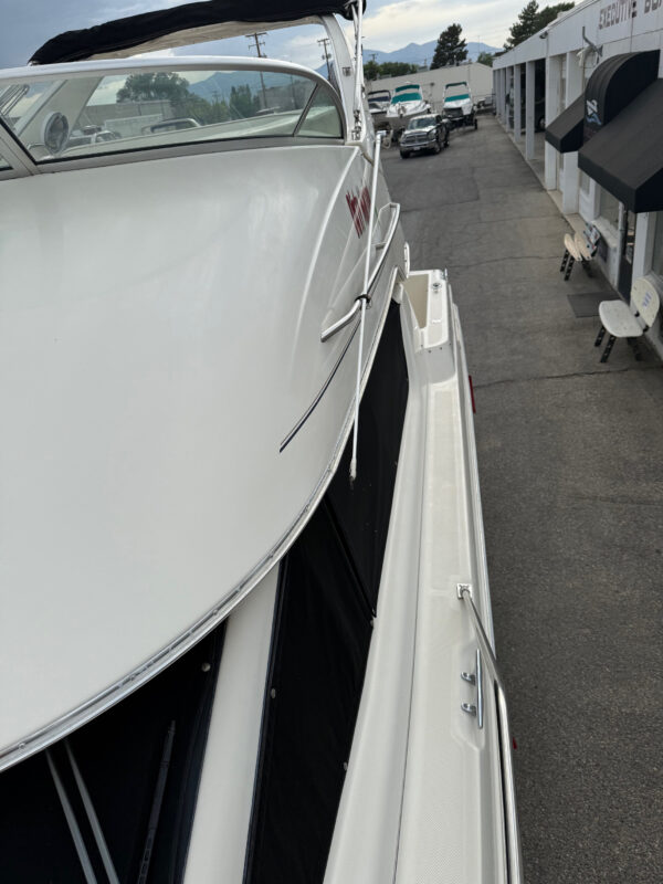 1996 28' Bayliner Ciera "2858 Command Bridge" - Image 11