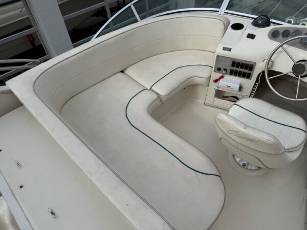 1996 28' Bayliner Ciera "2858 Command Bridge" - Image 14