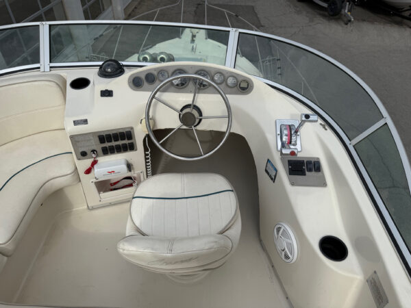 1996 28' Bayliner Ciera "2858 Command Bridge" - Image 16