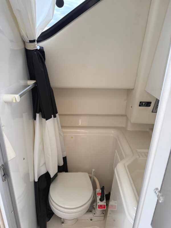 1996 28' Bayliner Ciera "2858 Command Bridge" - Image 40