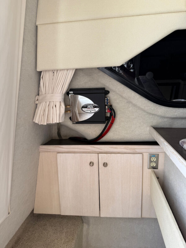 1996 28' Bayliner Ciera "2858 Command Bridge" - Image 30