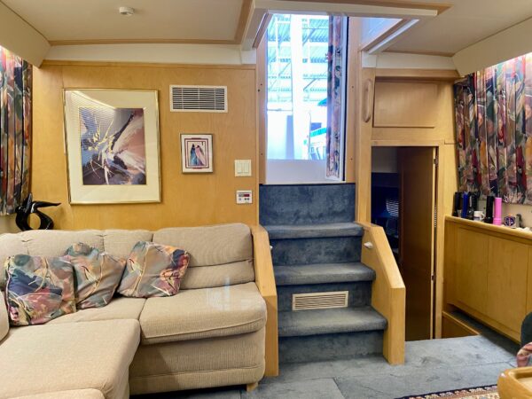 1996 43' "430 Cockpit Motor Yacht" - Image 37