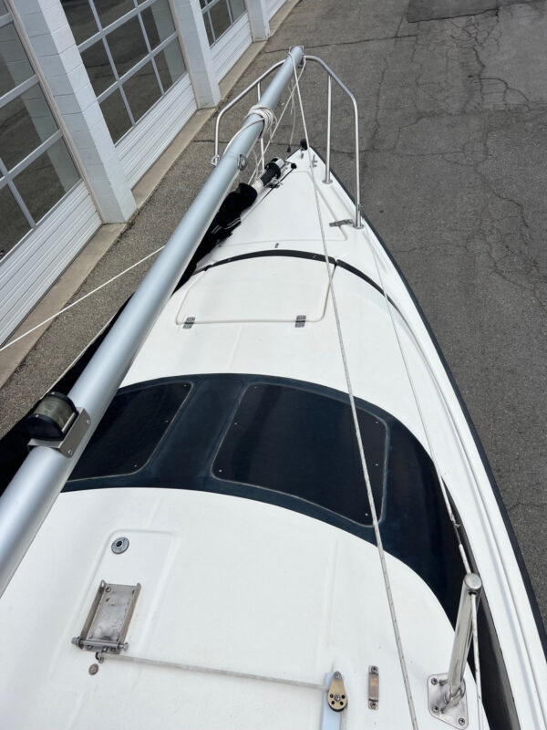 1998 26' MacGregor "26X/SL" Motorsailer - Image 12
