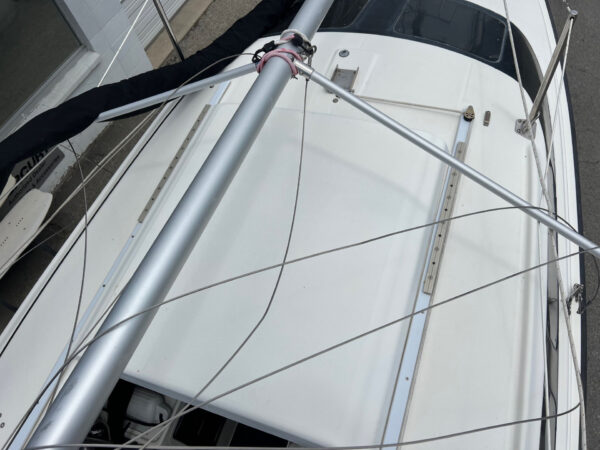 1998 26' MacGregor "26X/SL" Motorsailer - Image 13