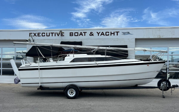 1998 26' MacGregor "26X/SL" Motorsailer