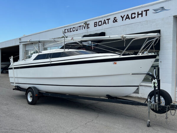 1998 26' MacGregor "26X/SL" Motorsailer - Image 2