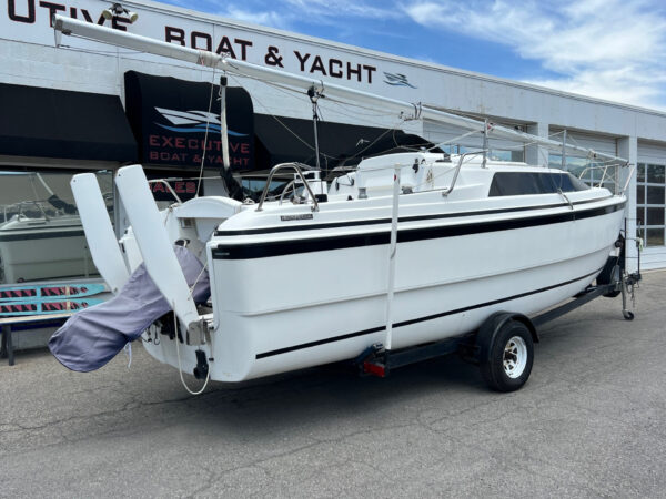 1998 26' MacGregor "26X/SL" Motorsailer - Image 3