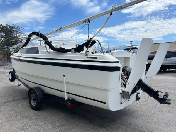 1998 26' MacGregor "26X/SL" Motorsailer - Image 5