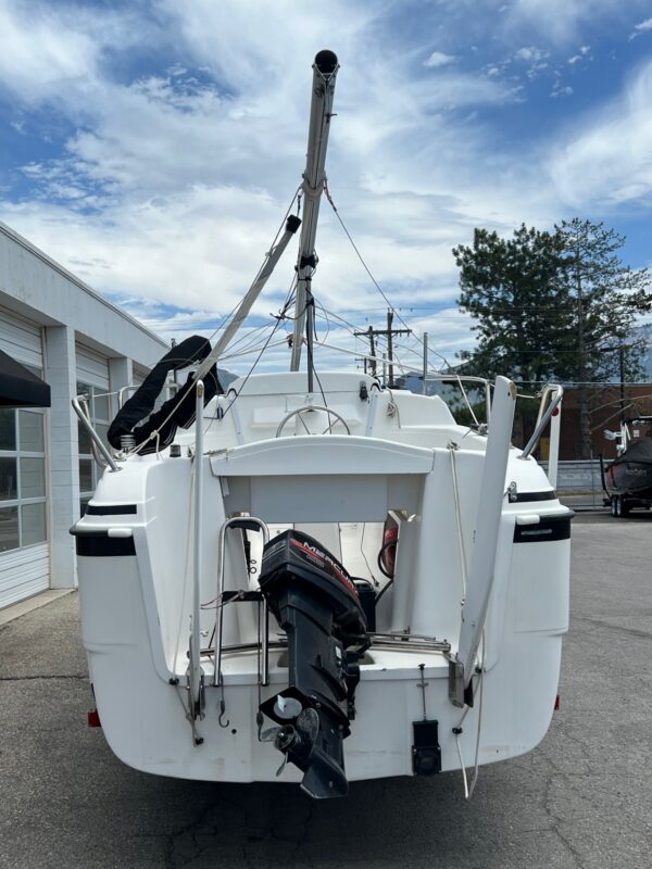 1998 26' MacGregor "26X/SL" Motorsailer - Image 6