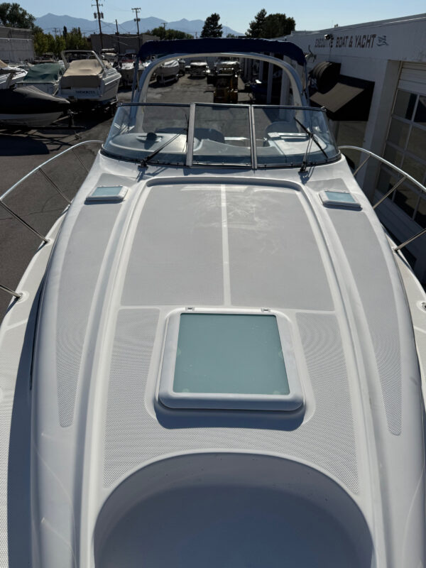 2004 30' Bayliner Cruiser "305 Sunbridge" - Image 12