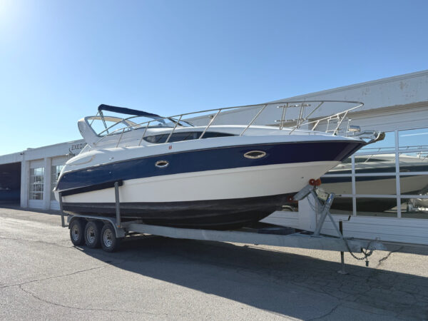 2004 30' Bayliner Cruiser "305 Sunbridge" - Image 2