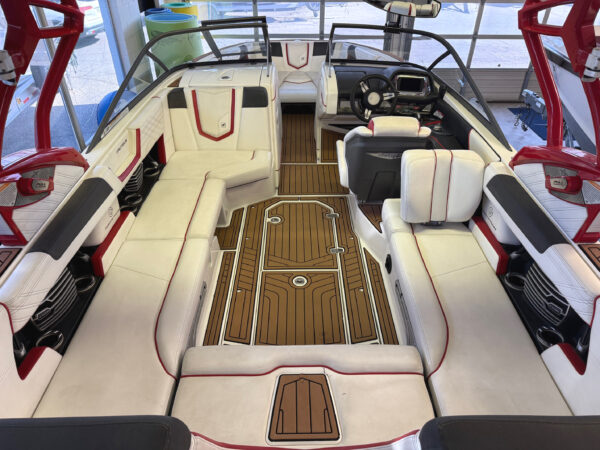 2016 23' Super Air Nautique "G23" - Image 13