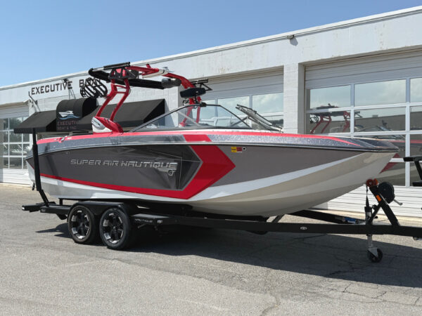 2016 23' Super Air Nautique "G23" - Image 2