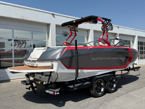 2016 23' Super Air Nautique "G23" - Image 3