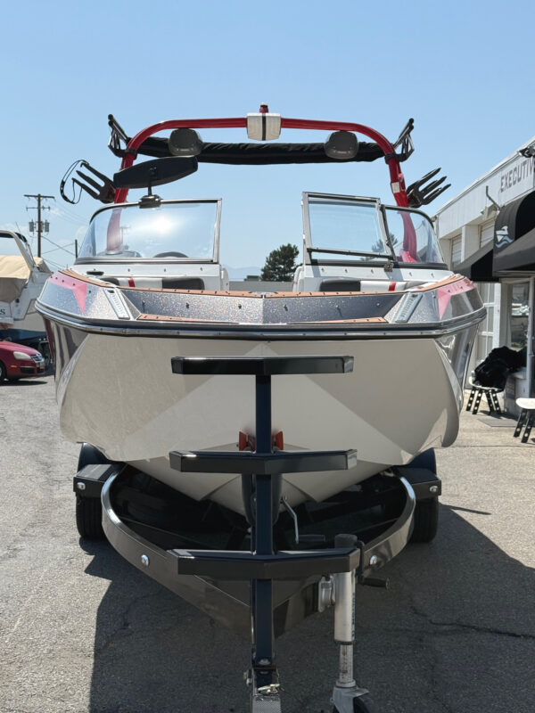 2016 23' Super Air Nautique "G23" - Image 7