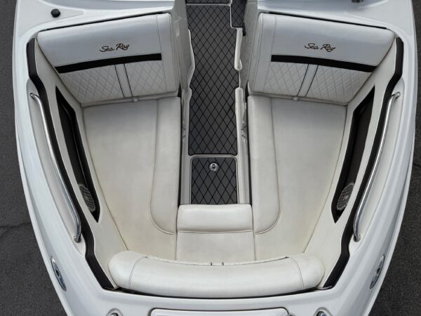 2017 23' Sea Ray "SLX-W 230" Surf - Image 13