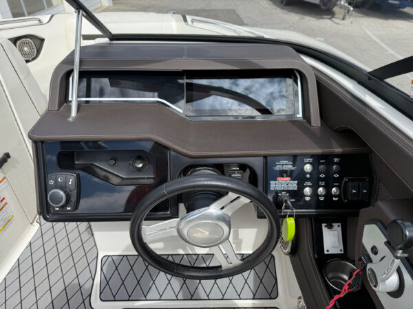 2017 23' Sea Ray "SLX-W 230" Surf - Image 29