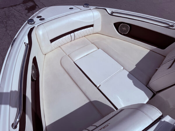 2017 23' Sea Ray "SLX-W 230" Surf - Image 15