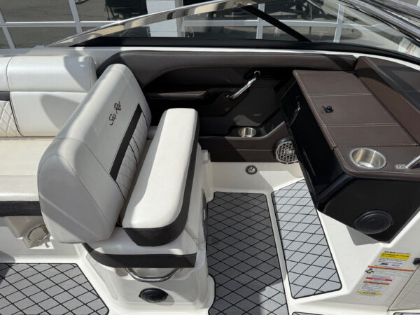 2017 23' Sea Ray "SLX-W 230" Surf - Image 20