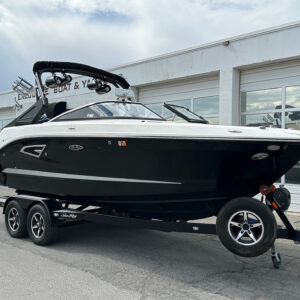 2017 23' Sea Ray "SLX-W 230" Surf