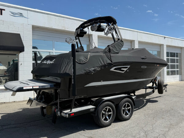 2017 23' Sea Ray "SLX-W 230" Surf - Image 11
